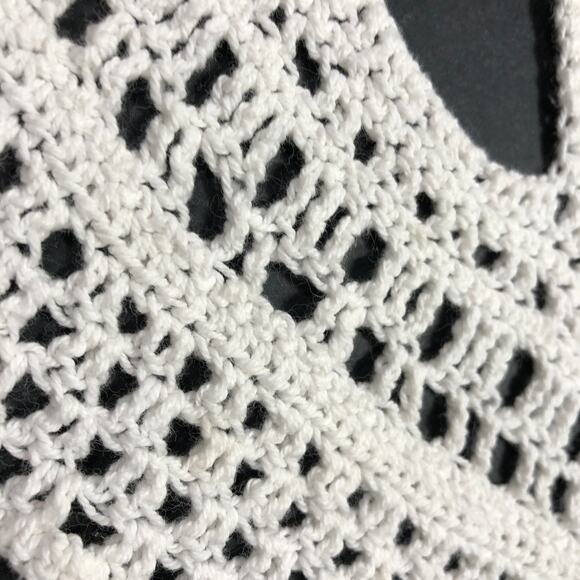 Round Small Crochet Table Cloth 29" Side Table Dresser Handmade Vintage Cottage - Picture 7 of 10